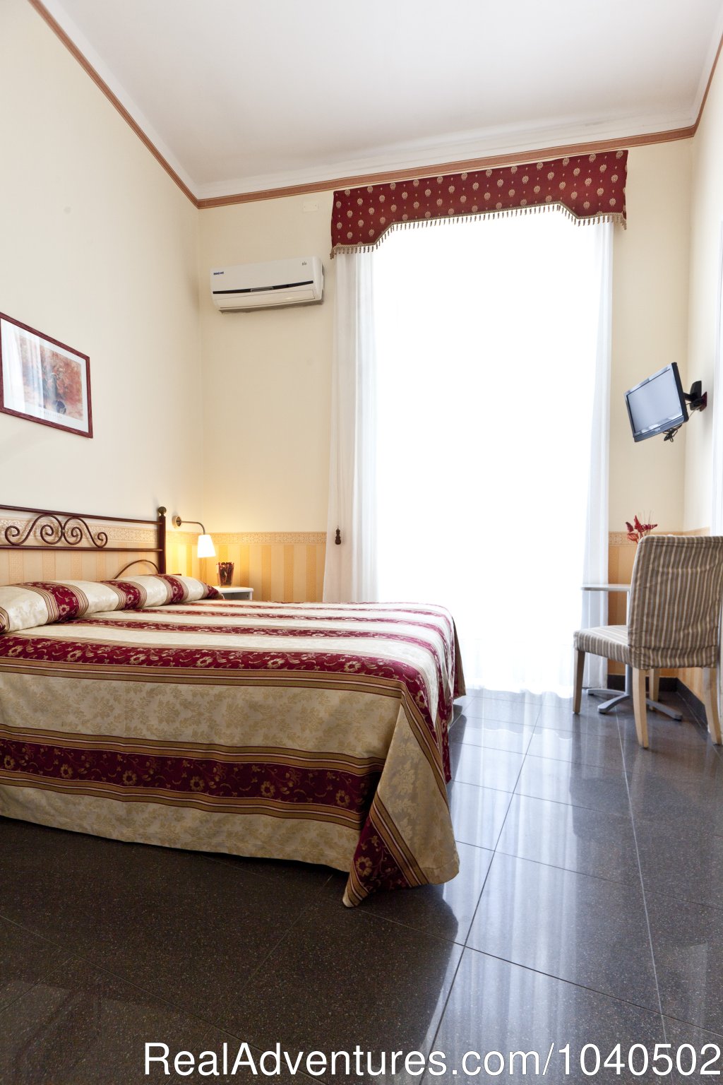 Double Room Single Use | Excellent sleeping before visiting Capri an Ischia | Image #6/13 | 