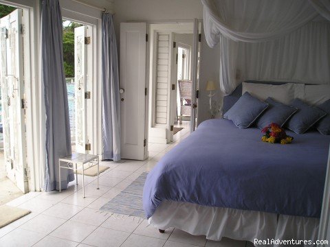 Kingsize bed | Romantic Honeymoon Hideaway | Image #2/8 | 