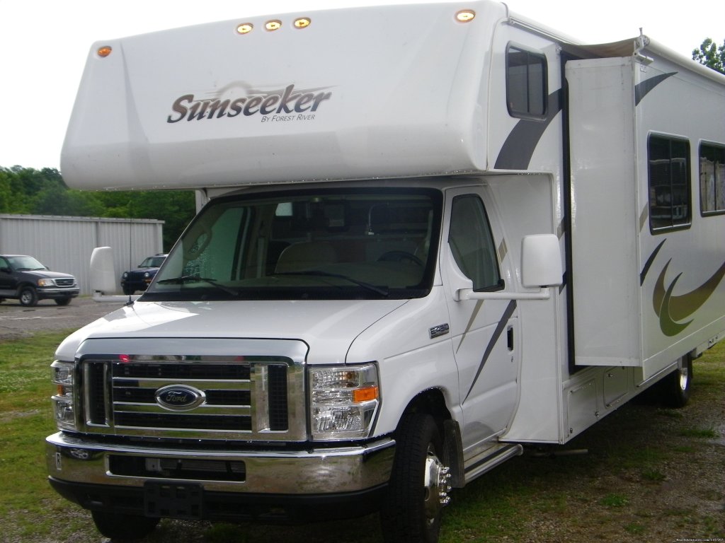 2012 Class RV and Travel Trailers Rentals | Image #2/13 | 