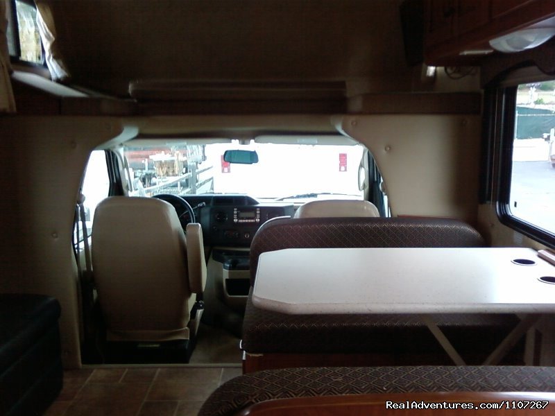 2012 Class RV and Travel Trailers Rentals | Image #5/13 | 