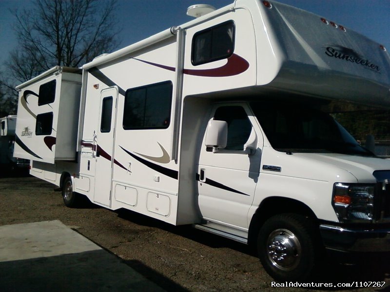 2012 Class RV and Travel Trailers Rentals | Image #7/13 | 