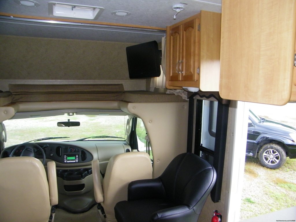 2012 Class RV and Travel Trailers Rentals | Image #13/13 | 
