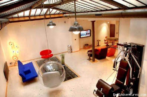 Phillipe Starck Inspired Loft | Stunning Vacation Apartment in Paris | Image #4/14 | 