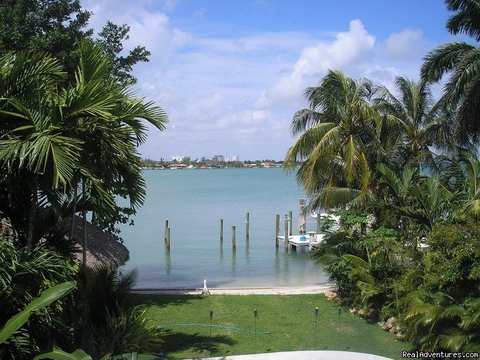 Miami Vacation Villa | Image #15/16 | 