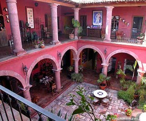 The Charm of the Old, the Convenience of the New | Learn Guitar & Experience Mexico | Image #2/4 | 