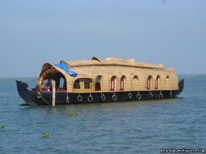 Houseboat Cruise in Kerala Backwaters | Kumarakom, Kottayam, India Cruises | India