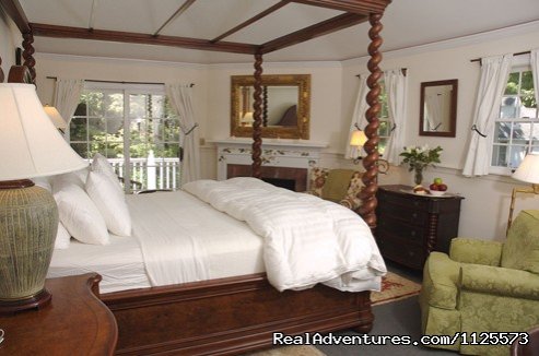 Romantic getaway at Lenox country inn | Image #11/13 | 