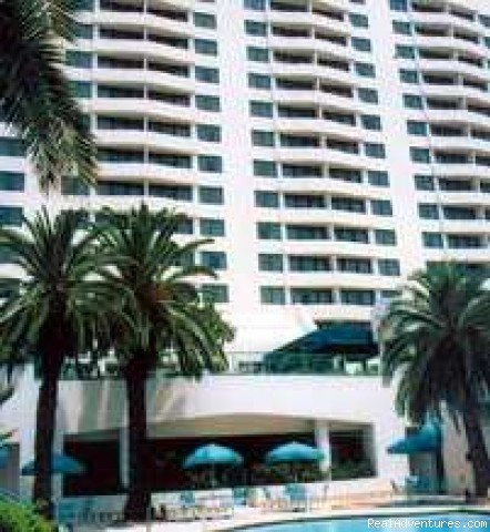 Front View | Embassy Suites Hotel Tampa-Airport/Westshore | Tampa, Florida  | Hotels & Resorts | Image #1/1 | 