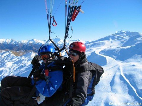 Winter tandem flights | Coronet Peak Tandem Paragliding and Hang Gliding | Image #3/3 | 