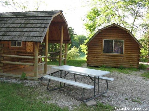Cabin Settings | Jonesburg Gardens Campground | Image #2/26 | 