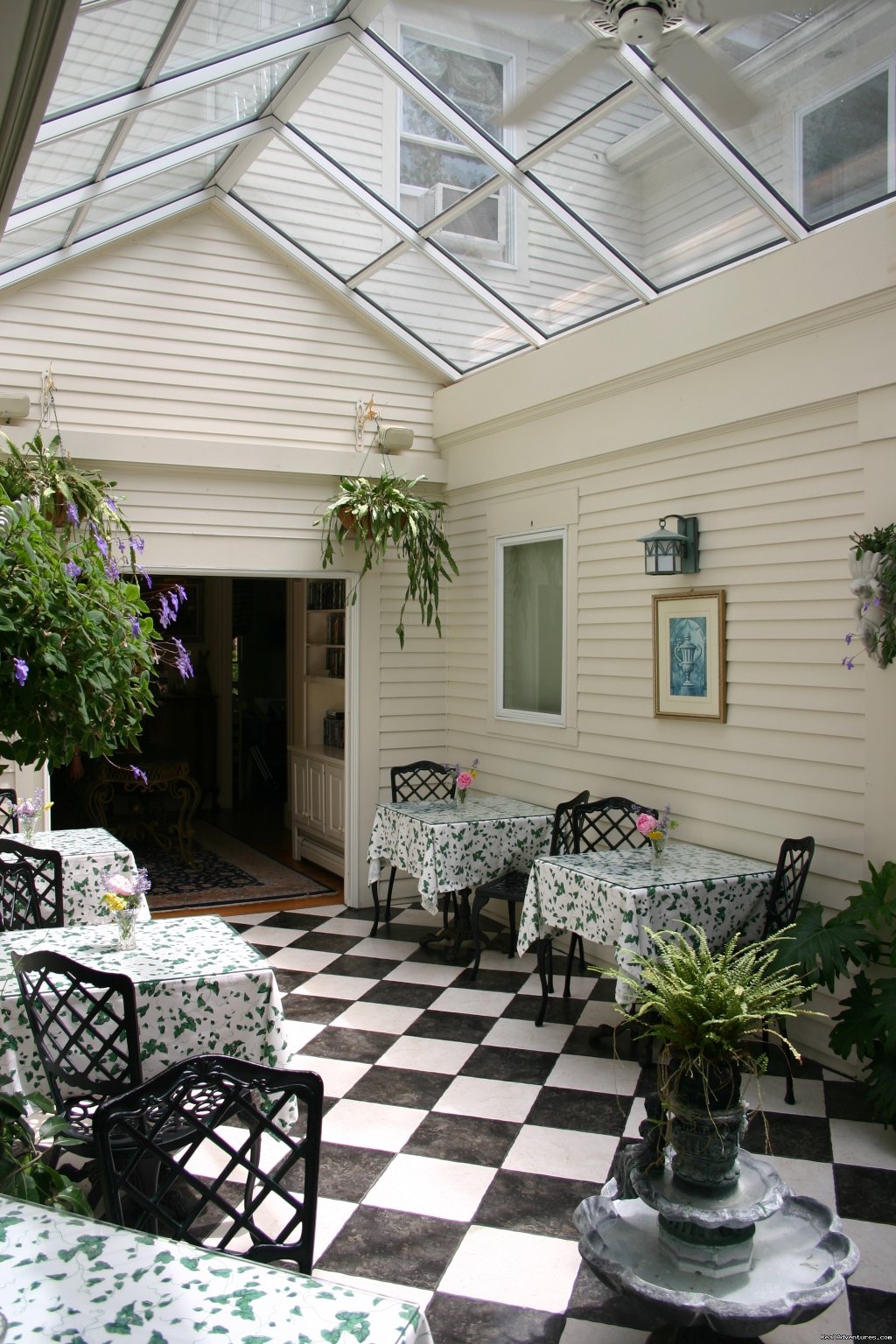 Greenhouse Courtyard | Romantic Cape Cod B&B Captain Farris House | Image #5/7 | 