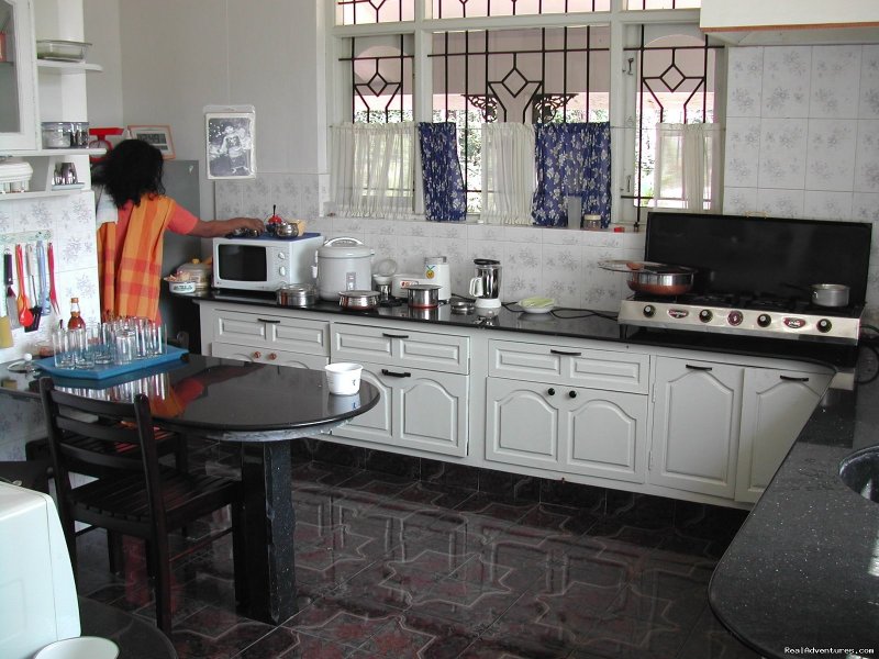 Planters Bungalow Kitchen | Devagiri Retreat Homestay Bed&Breakfast Sakleshpur | Image #7/19 | 