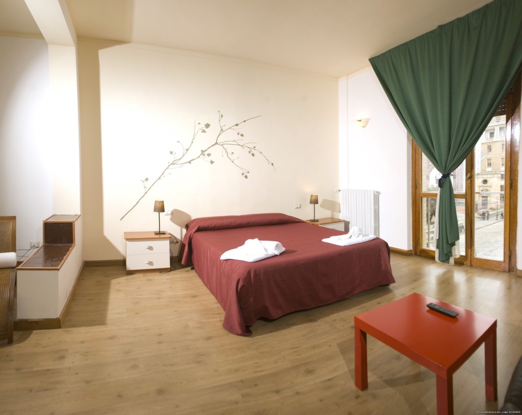Leccesalento B&B -rooms | LecceSalento bed and breakfast(centro storico) | Image #2/10 | 