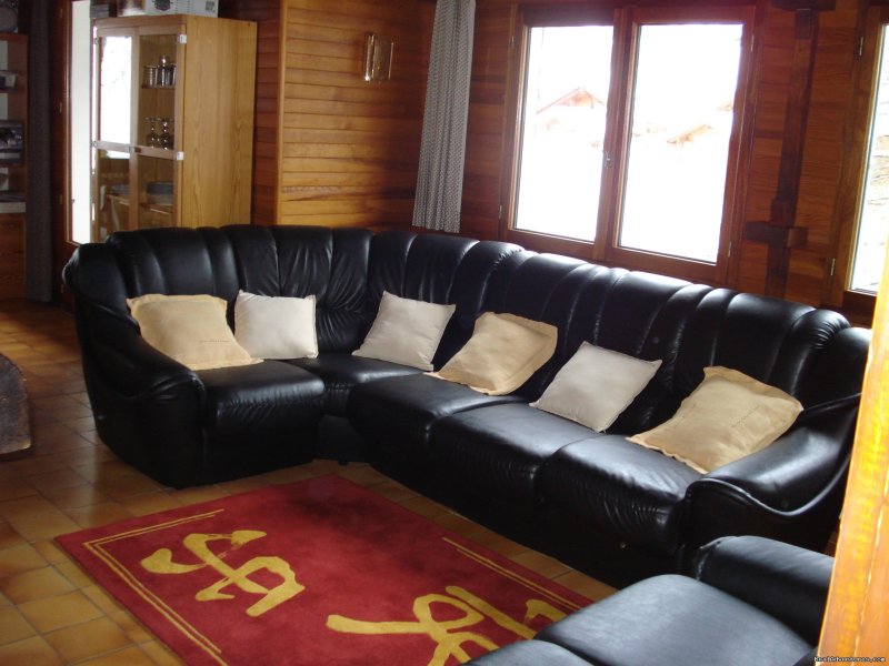 Chalet lounge  area | Ski and Summer Breaks in La Clusaz | Image #5/13 | 