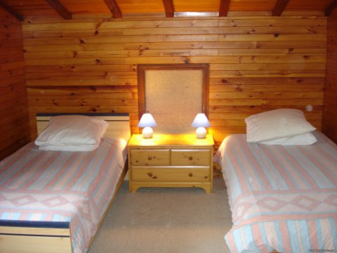 2 Beds In The Chalet Triple Room