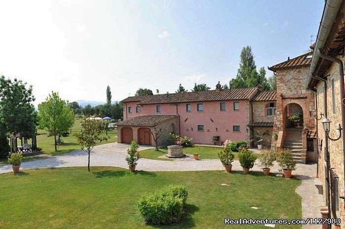 Garden | Tuscany 13th century villa selfcatering apartments | Image #2/8 | 