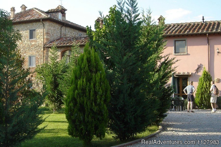 The Garden | Tuscany 13th century villa selfcatering apartments | Image #7/8 | 