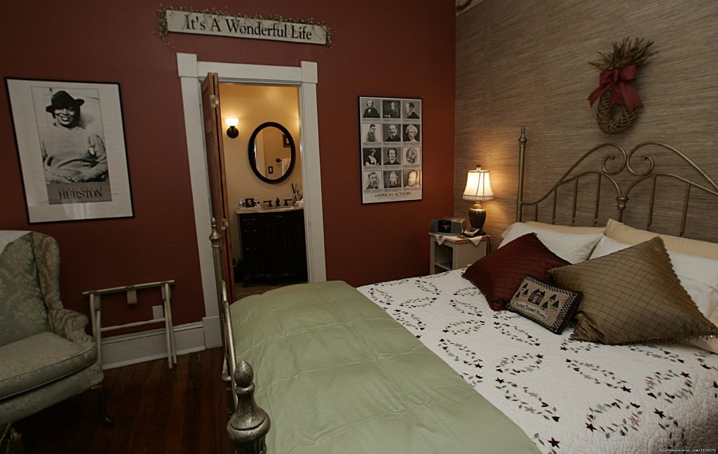 Writers Retreat & Queen Room w/ Private Bath | A Jewel of Comfort & Hospitality - Magnolia House | Image #5/16 | 