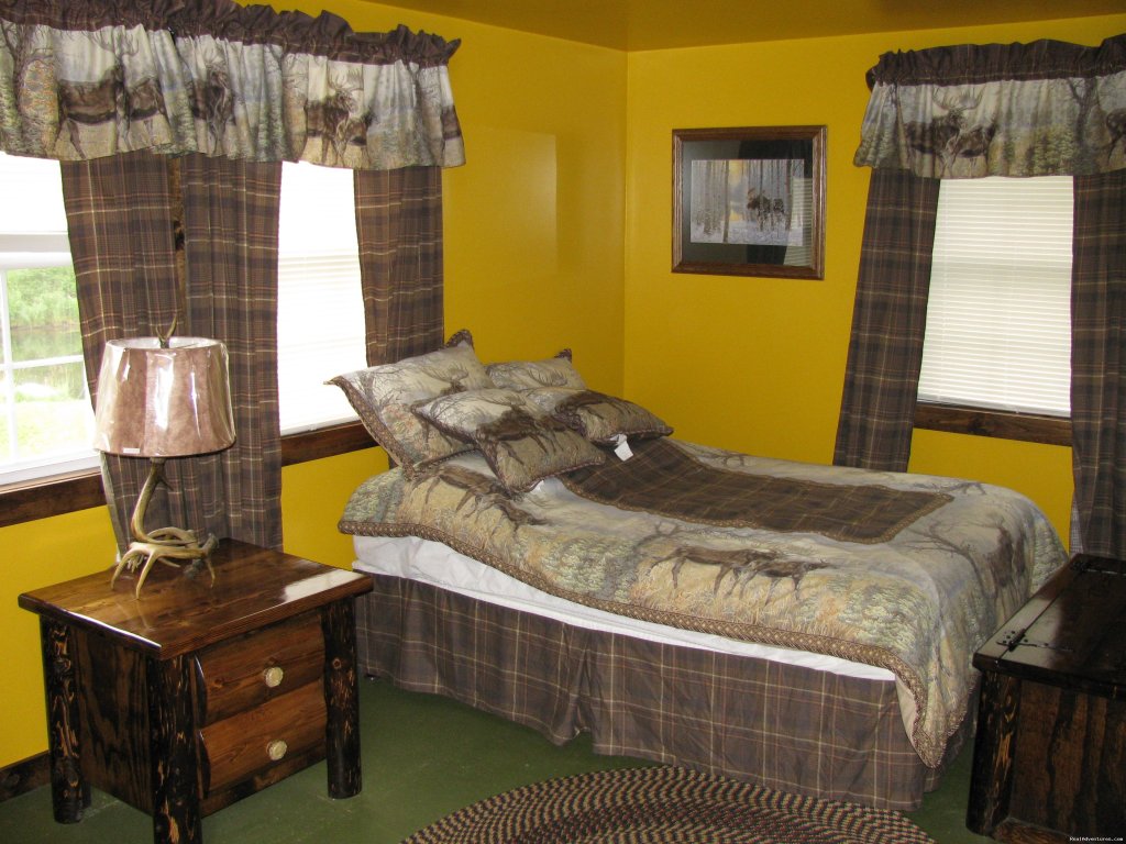 Guest Bedrooms | Deshka Wilderness Lodge | Image #3/12 | 