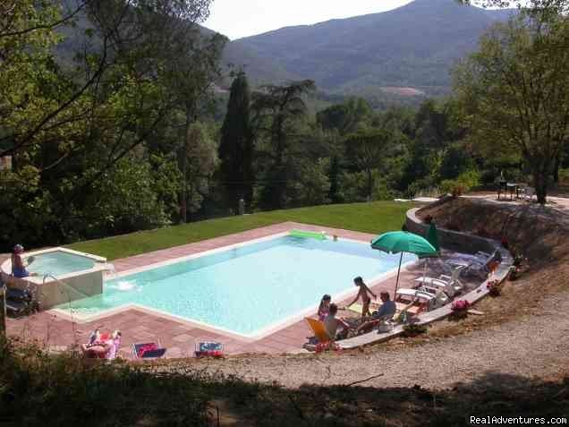 swimmingpool with jacuzzi | Agriturismo Pilari farmhouse near Cortona | Arezzo, Italy | Hot Air Ballooning | Image #1/1 | 