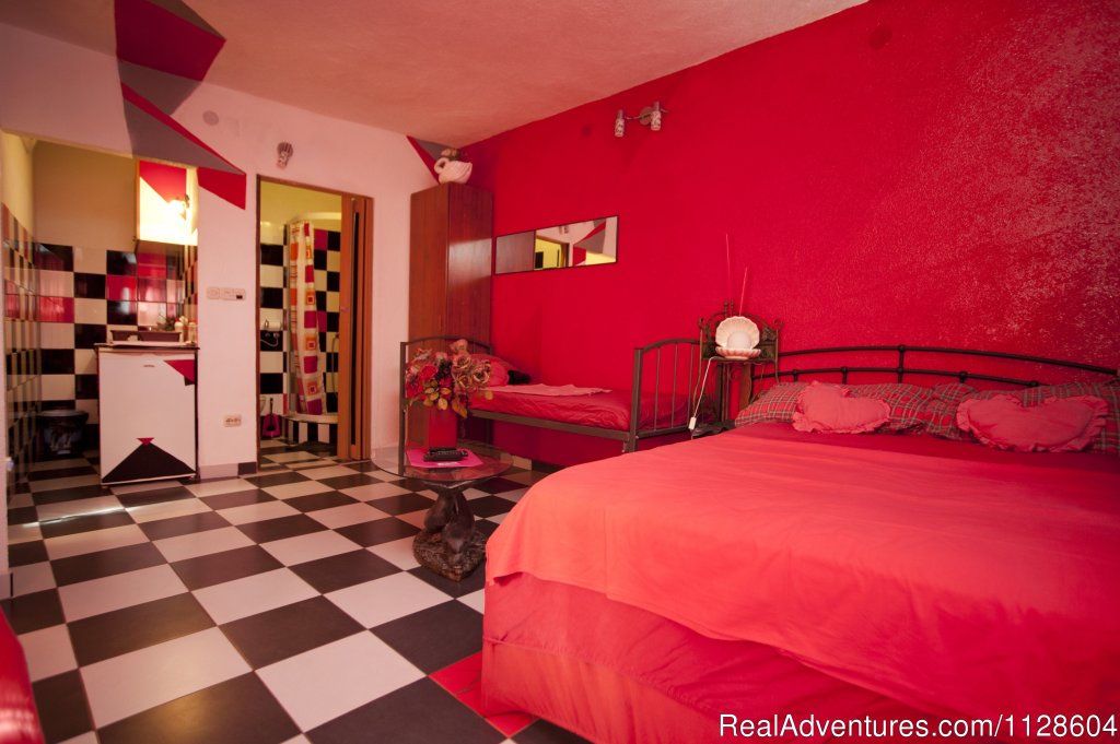 Red Apartment | Rooms Meri | Image #19/22 | 