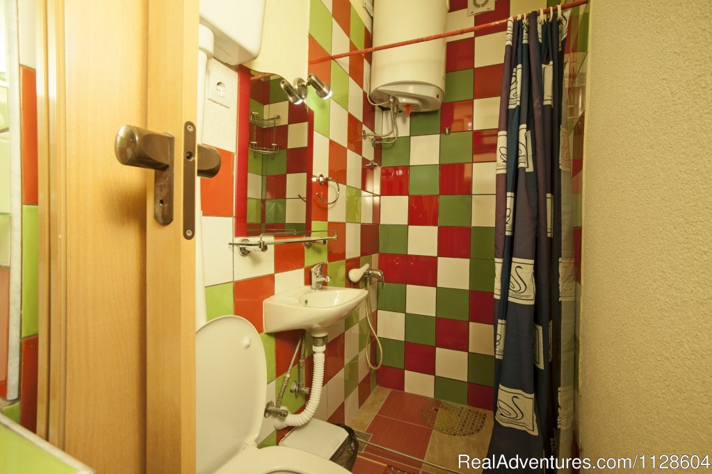 dorm-Bathroom3 | Rooms Meri | Image #14/22 | 