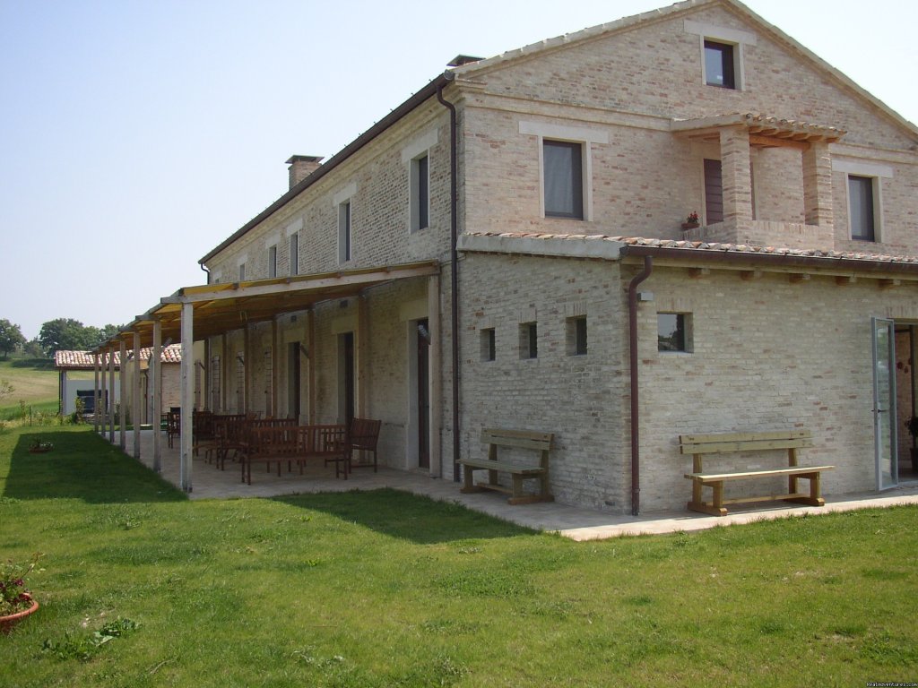 main building | Yoga in the grass! | Ancona, Italy | Bed & Breakfasts | Image #1/4 | 