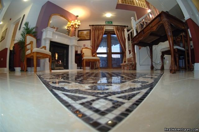 Entrance Hall | Avlon House Bed and Breakfast | Image #2/5 | 