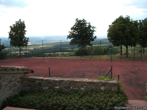 tennis | charming B&B among Brunello vineyards | Image #4/6 | 