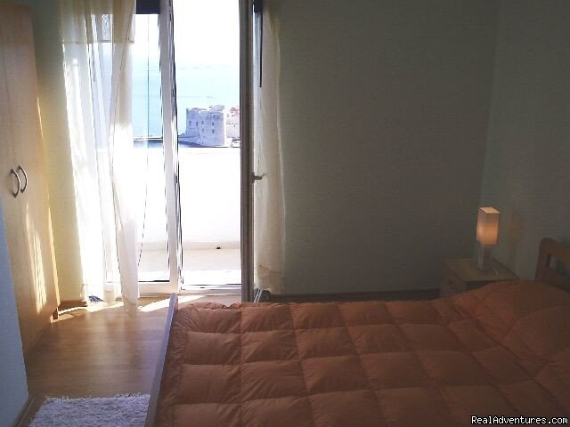 Bedrrom #1 with exit to balcony | Apartmnets LORO | Image #2/5 | 