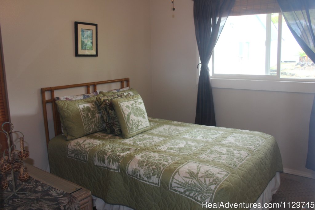 Bedroom with full size bed | Big Island Hawaii Vacation Homes at a Great Price | Image #5/26 | 