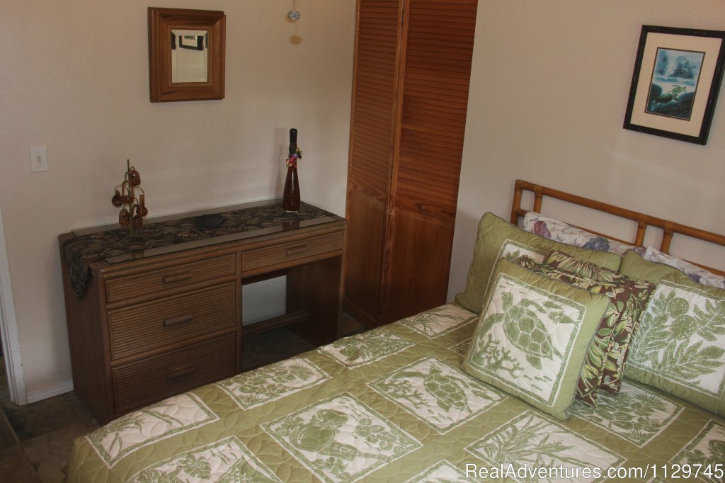 Full size bed in bedroom | Big Island Hawaii Vacation Homes at a Great Price | Image #11/26 | 