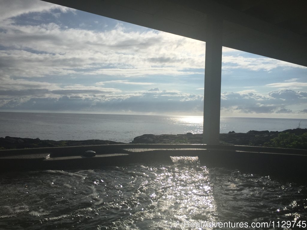 Hot tub on the edge of the Pacific | Big Island Hawaii Vacation Homes at a Great Price | Image #24/26 | 