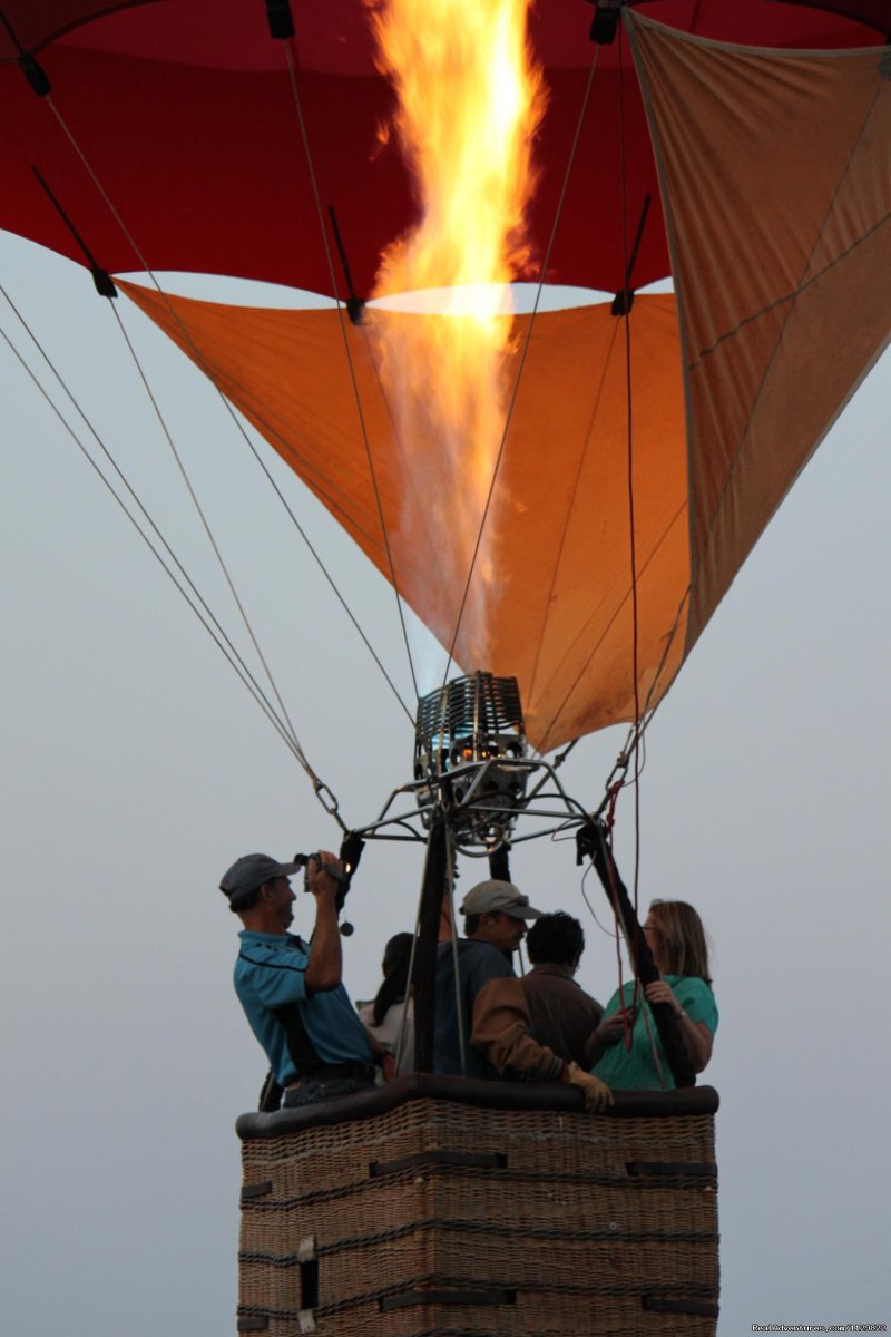 Pilot Dan Austin at lift off. | Hot Air Balloon Rides above Northern California | Image #4/7 | 