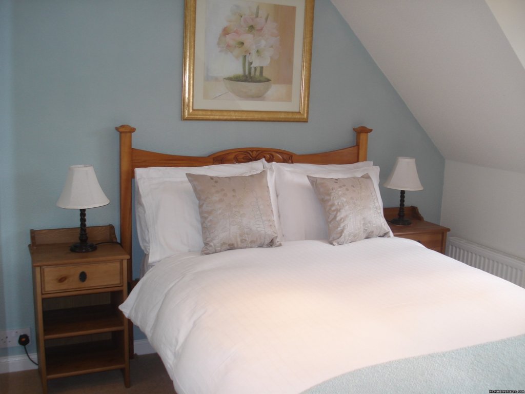 double room with loch view | Lochside Accomodation In A Rural Location | Image #10/10 | 