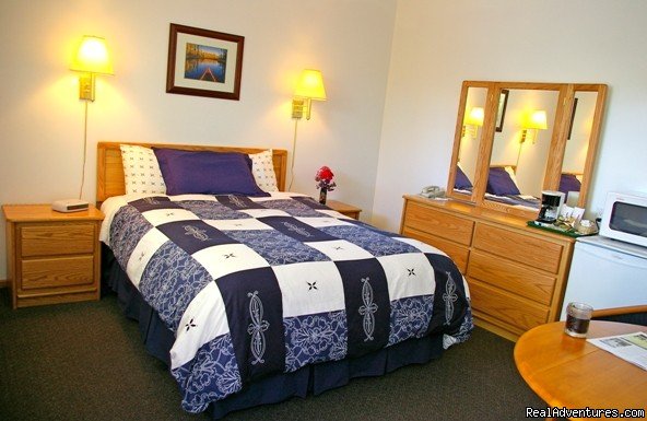 Superior Queen Room | Welcome to our Cottage Style Motel | Image #2/5 | 