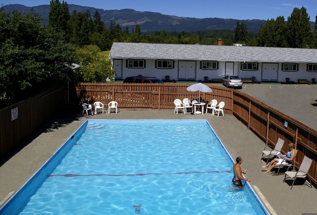 Seasonal Pool | Welcome to our Cottage Style Motel | Image #5/5 | 
