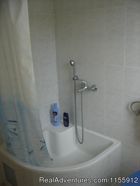 bathroom A | Holiday in quiet location-pool-near beach and town | Image #9/12 | 