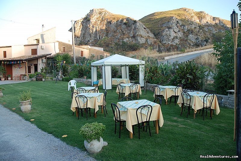 Garden | Holiday Houses Caccamo | Caccamo, Italy | Bed & Breakfasts | Image #1/7 | 