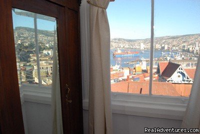 Lila room view. | Casa Hostal 199 Valparaíso best view, B & B | Image #7/10 | 