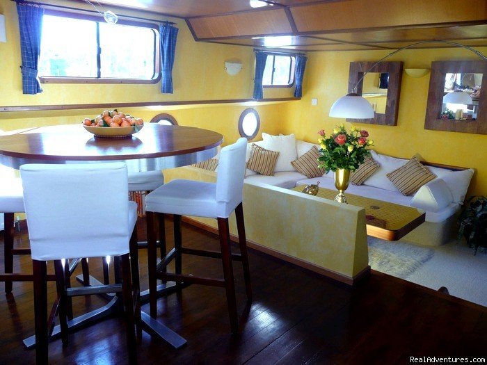 Luxury canal barge cruise in Provence | Image #8/8 | 
