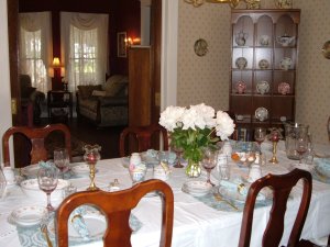 Warm & Romantic Candlelite Inn Bed & Breakfast | Ludington, Michigan