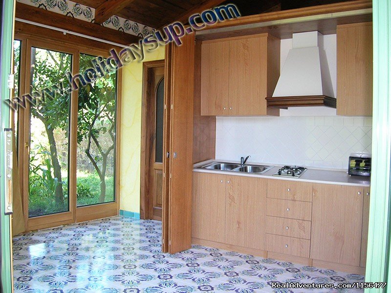 Kitchen | Charming apartment with swimming pool in Sorrento | Image #6/6 | 