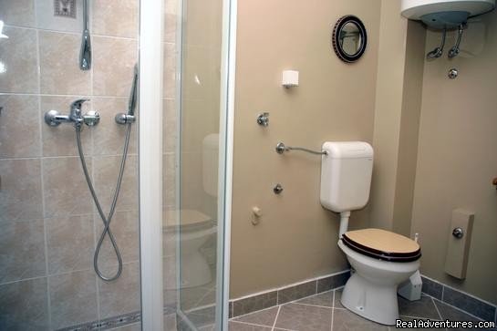 Bathroom | 4 star Luxury Studio Apartments  with sea view | Image #2/6 | 