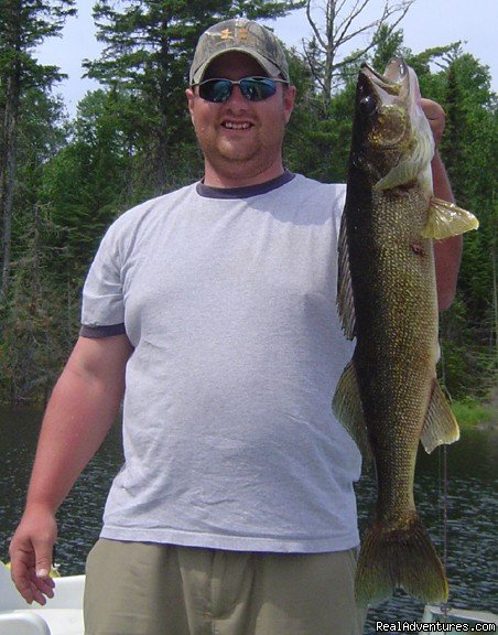 Huge Yoke Lake trophy walleye