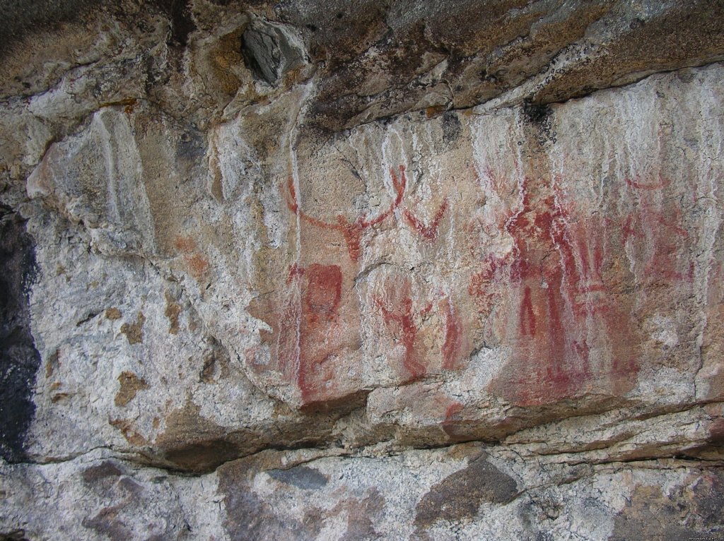 Indian pictographs on Quetico Lake near Beaverhouse | Ontario/Quetico Park canoe trip | Image #8/11 | 