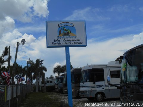 Coconut RV (formerly M & M RV Center, Inc) | Affordable RV Rentals from Coconut RV | Fort Myers, Florida  | RV Rentals | Image #1/7 | 