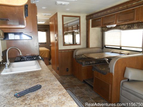 31' Class C with 2 slide out rooms | Affordable RV Rentals from Coconut RV | Image #4/7 | 