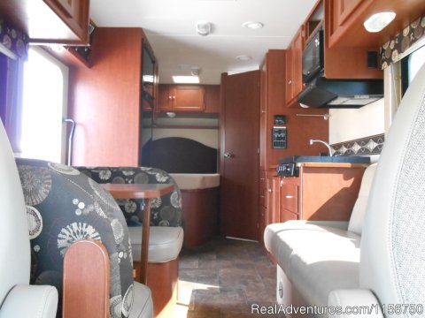 25' Class C interior | Affordable RV Rentals from Coconut RV | Image #6/7 | 