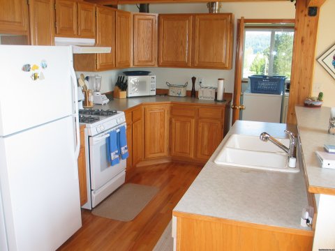 Kitchen | Image #6/8 | Olympic Peninsula's Oak Bay Getaway